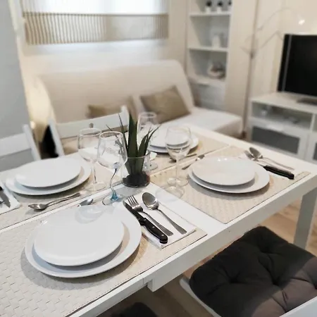 Apartment Holidays2malaga Velarde Cerca Hospital Civil Y Centro *
